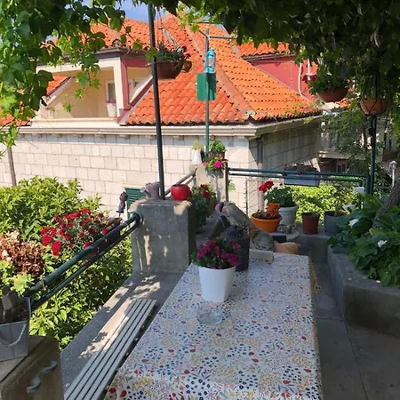 Gostinjska kuća Manda *