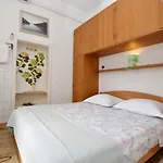 Manda *