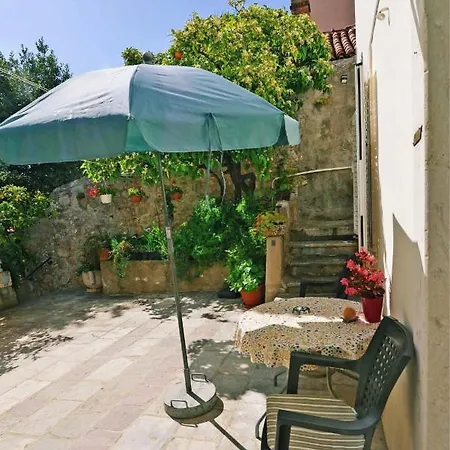 Guest house Manda