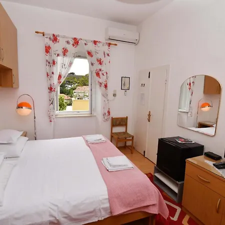 Manda Guest house